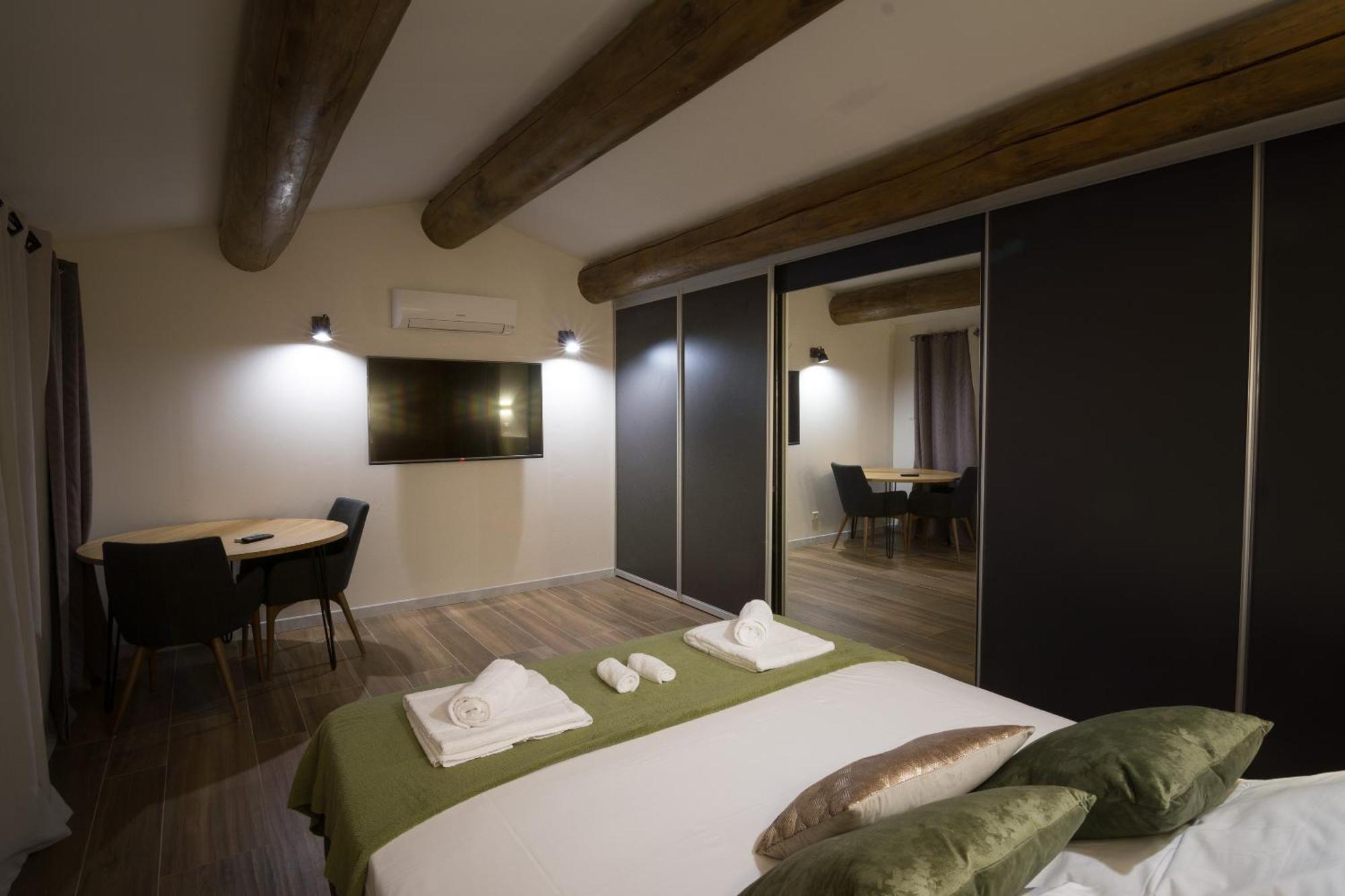 B&B Maison D'Hote Et Gite Mas D'Eymard Arlés Habitación foto